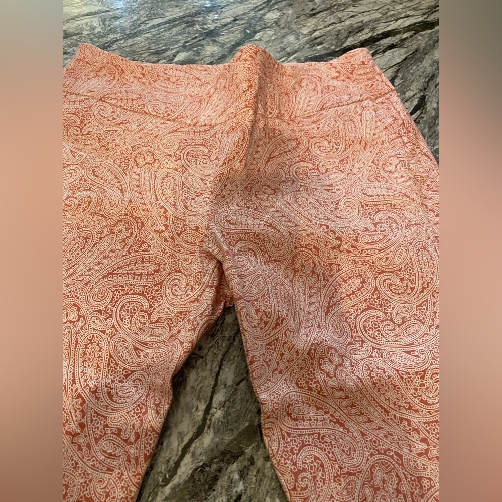 NY & CO paisley crop pants size medium